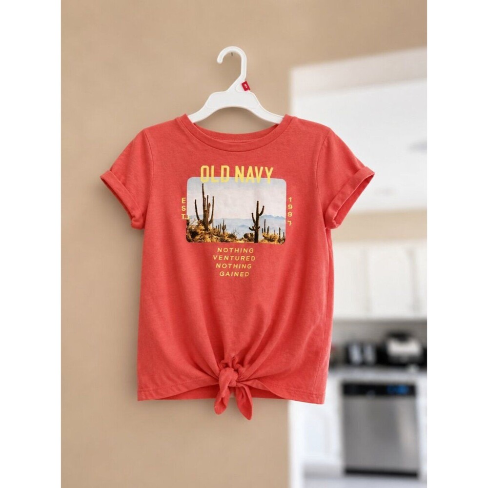 #125 - Old Navy Desert Graphic Tee Girls Size Medium 8